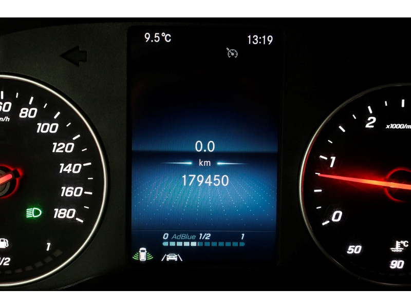 50742929-mercedes-benz-sprinter-22