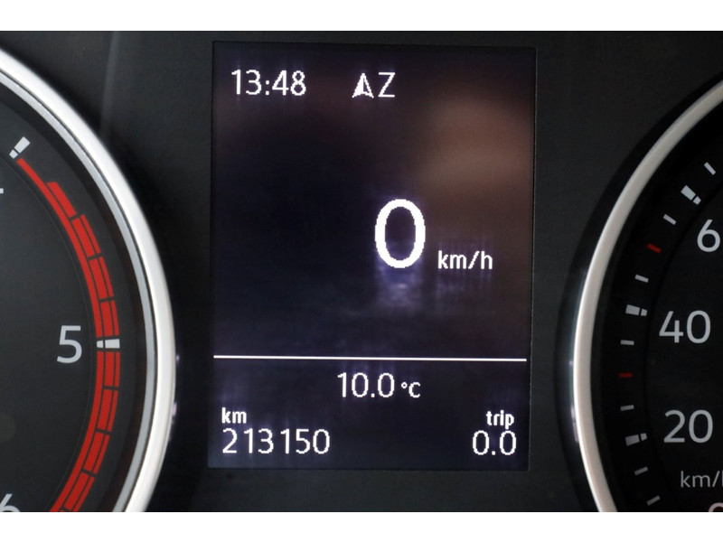 50750956-volkswagen-crafter-20