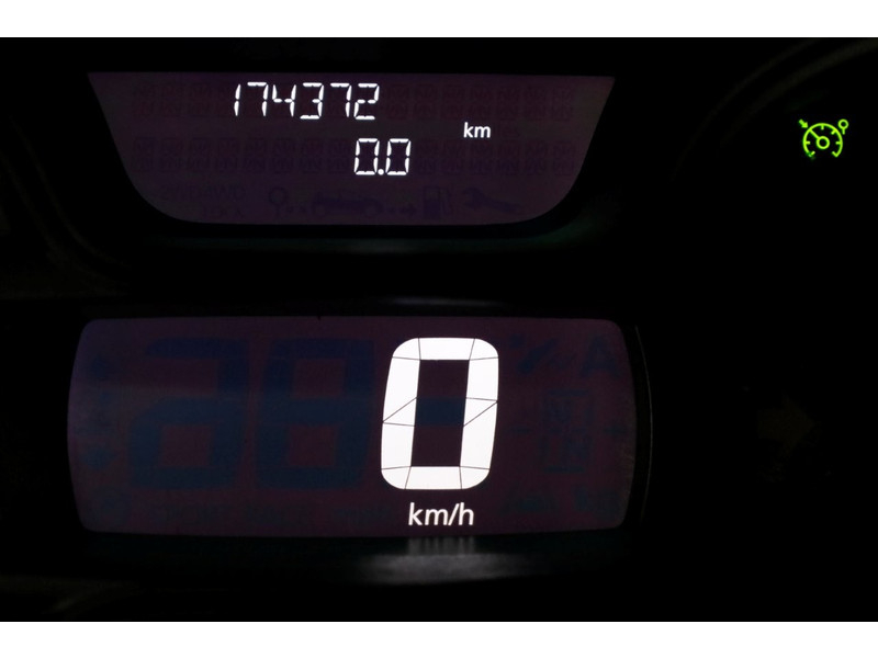 50756775-renault-trafic-15