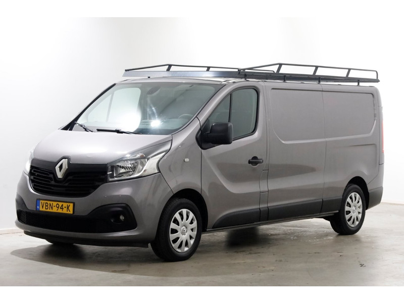 50756775-renault-trafic-8