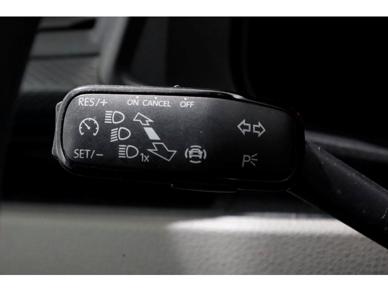 50757084-volkswagen-transporter-16