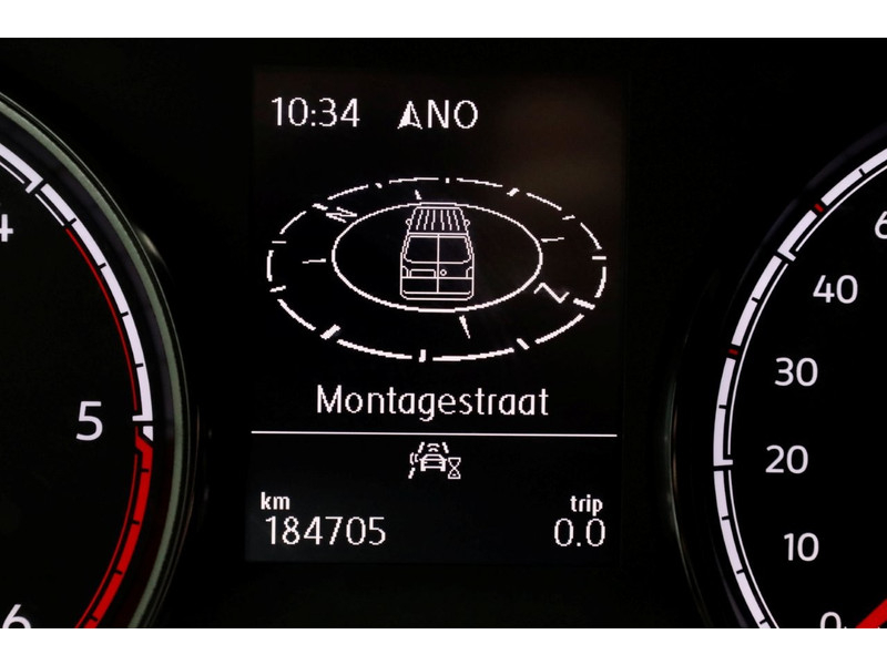 50757084-volkswagen-transporter-17