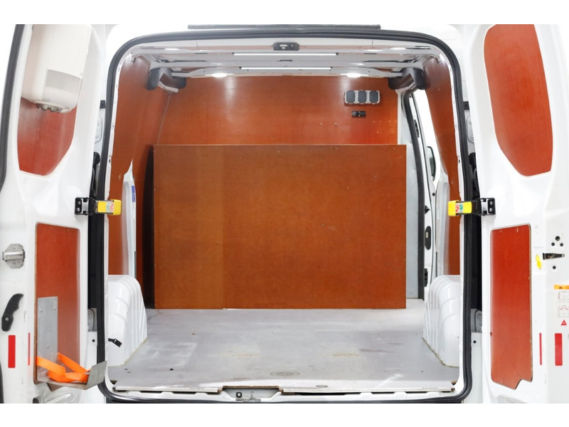 50763882-ford-transit-custom-5