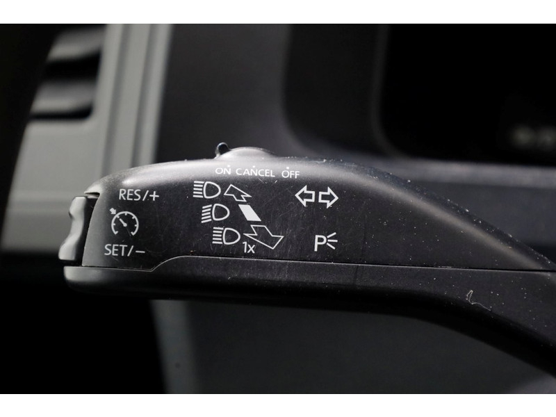 50770166-volkswagen-transporter-14