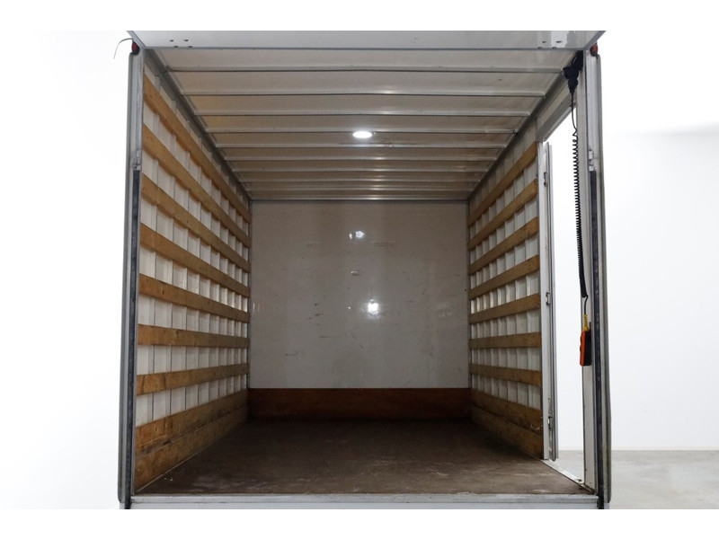 50770821-volkswagen-crafter-5