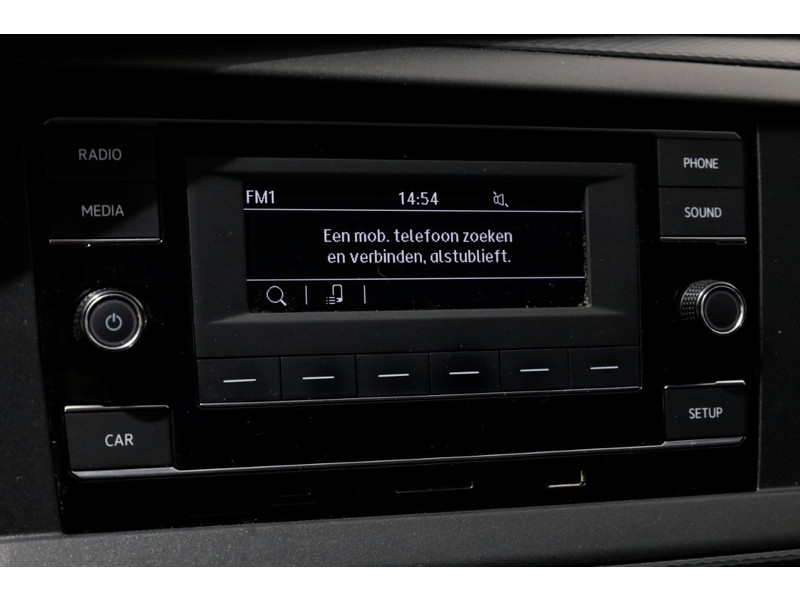 50795930-volkswagen-transporter-13