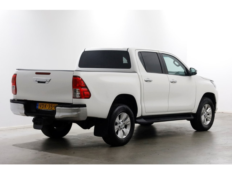 50861052-toyota-hilux-2