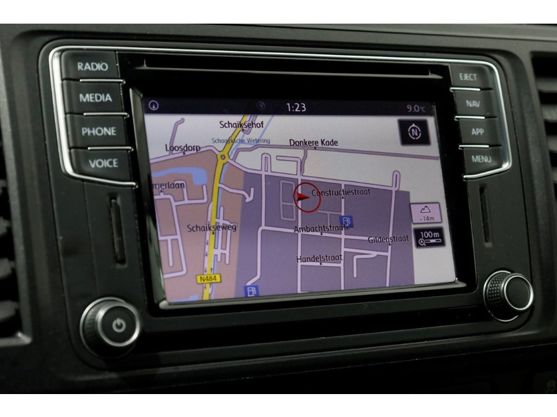 50902932-volkswagen-transporter-13