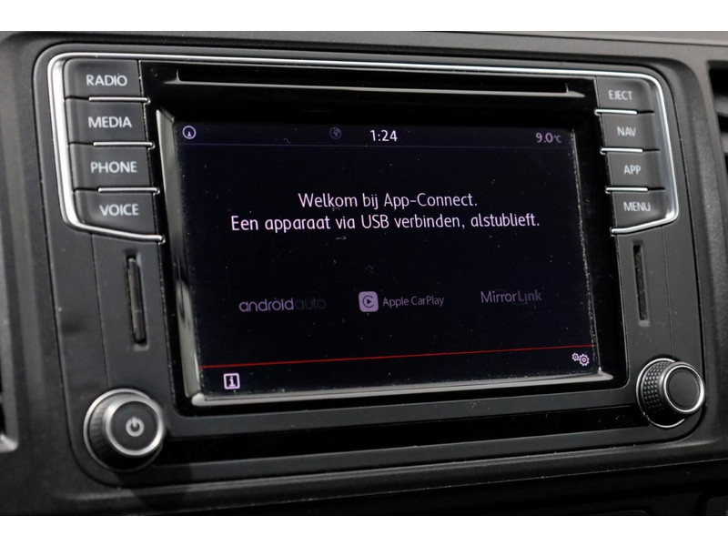 50902932-volkswagen-transporter-14