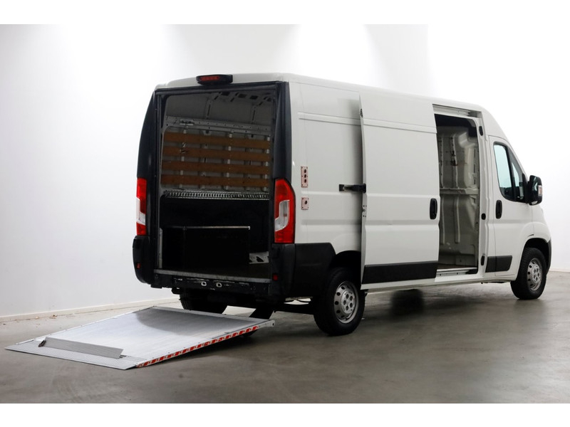 50954582-peugeot-boxer-3