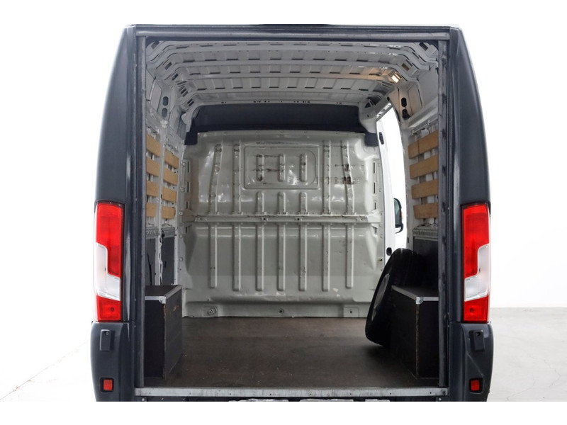 50954582-peugeot-boxer-6