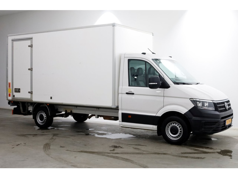 50991888-volkswagen-crafter-11