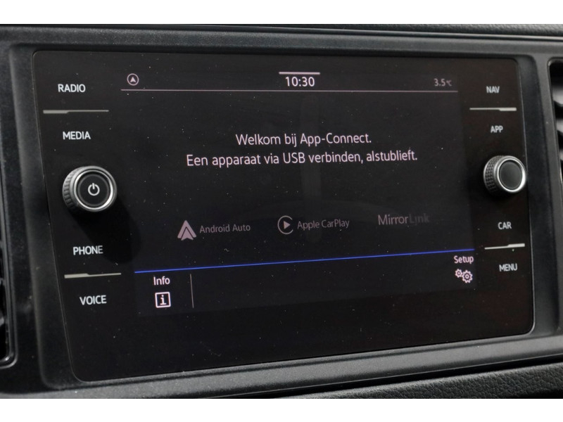 50991888-volkswagen-crafter-15