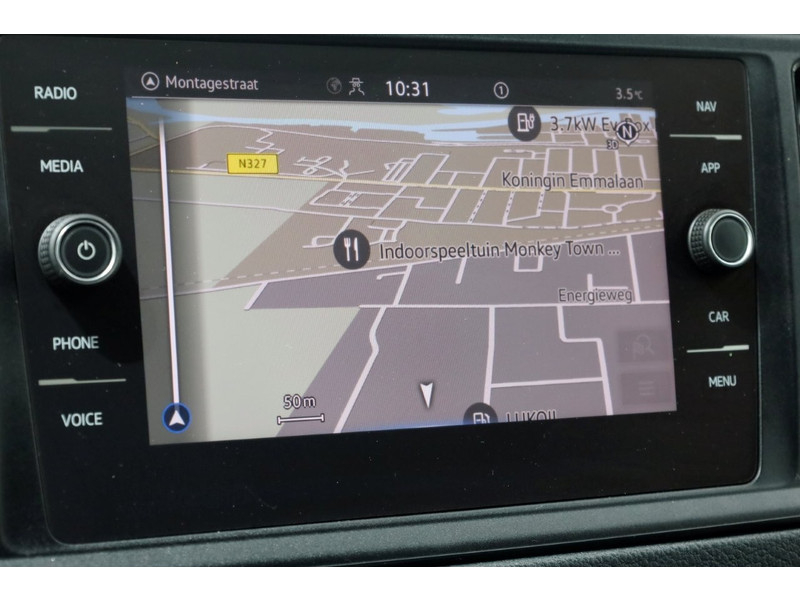 50992312-volkswagen-crafter-14