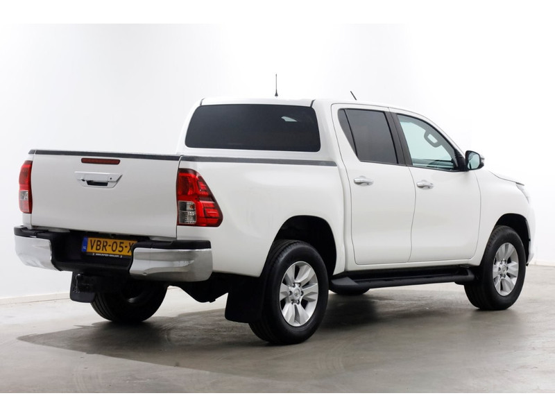 51052410-toyota-hilux-2