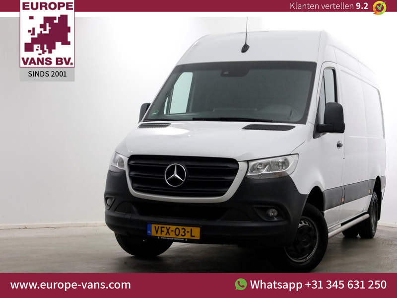 51052949-mercedes-benz-sprinter-1