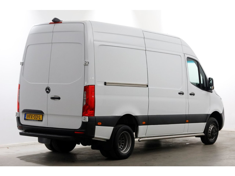 51052949-mercedes-benz-sprinter-2