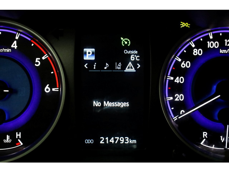 51074479-toyota-hilux-16