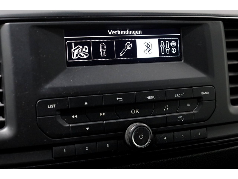 51099283-opel-vivaro-15