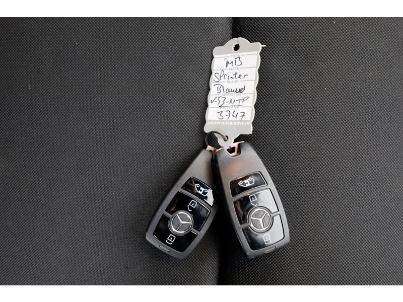 51110765-mercedes-benz-sprinter-6