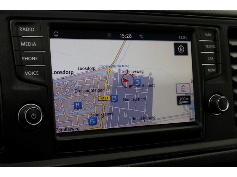 51111050-volkswagen-crafter-16