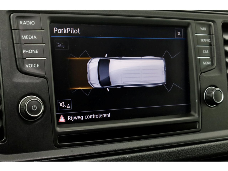 51111050-volkswagen-crafter-17