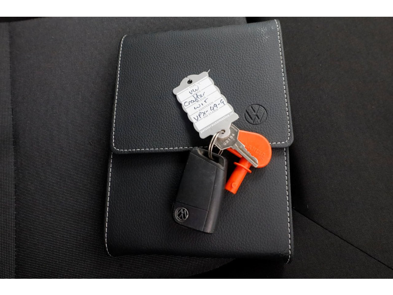 51179220-volkswagen-crafter-7