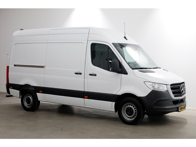 51247049-mercedes-benz-sprinter-10