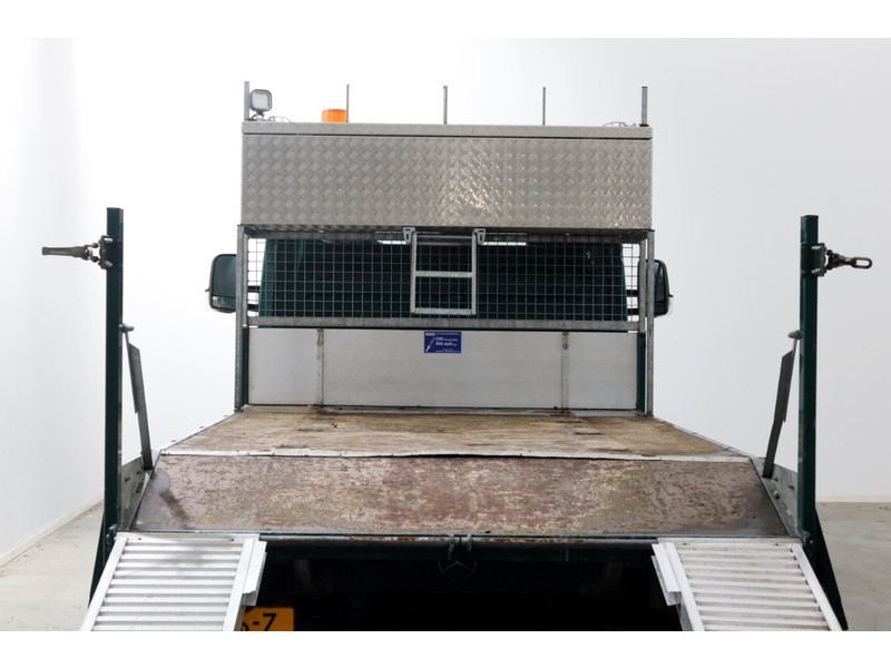 51249643-mercedes-benz--6