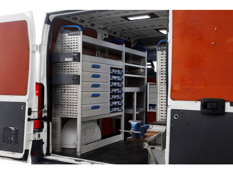 51251458-peugeot-boxer-11