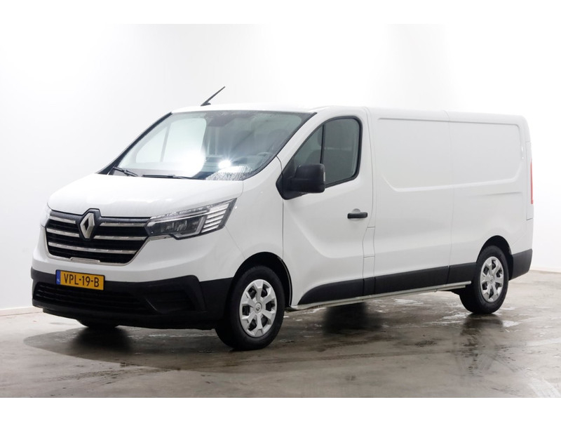 51280936-renault-trafic-9