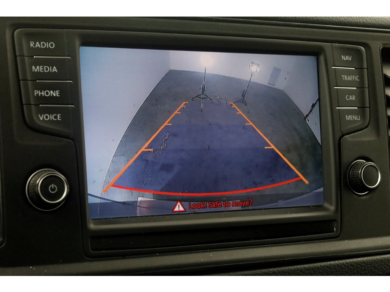 51281394-volkswagen-crafter-14