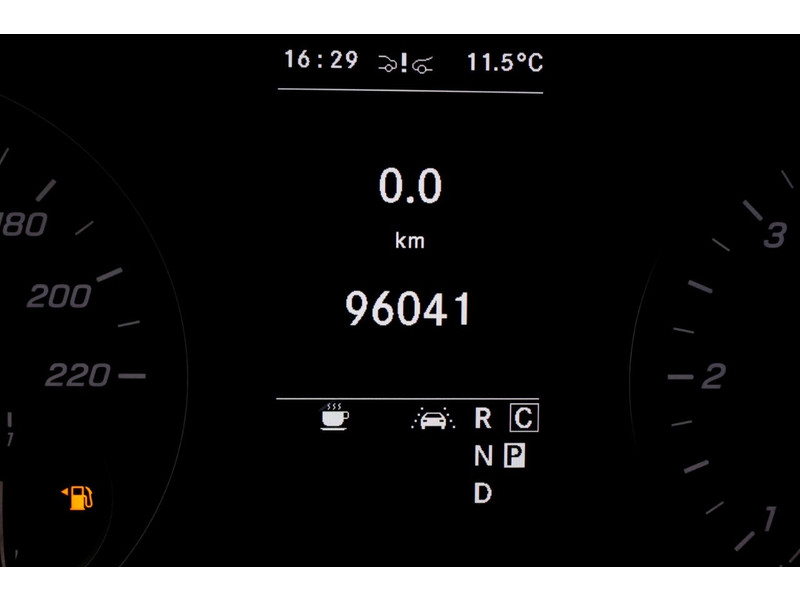 51311463-mercedes-benz-vito-20