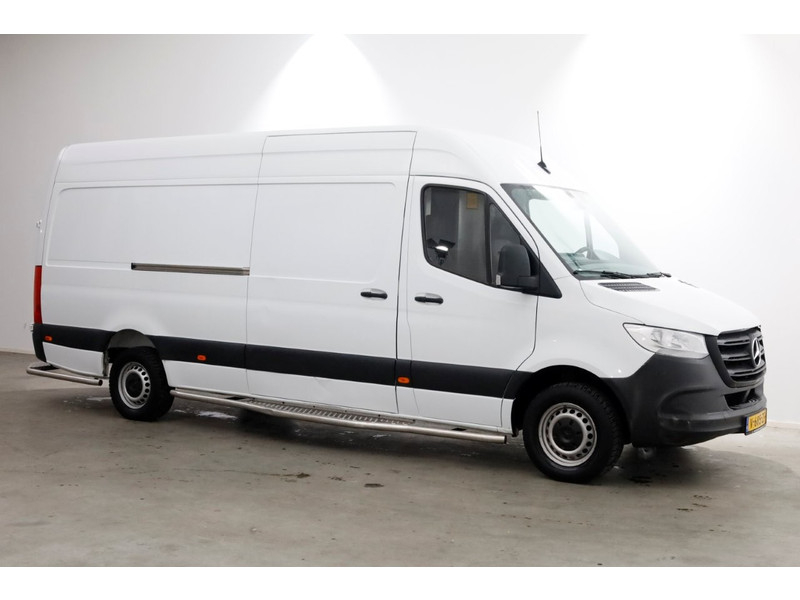 51323966-mercedes-benz-sprinter-10