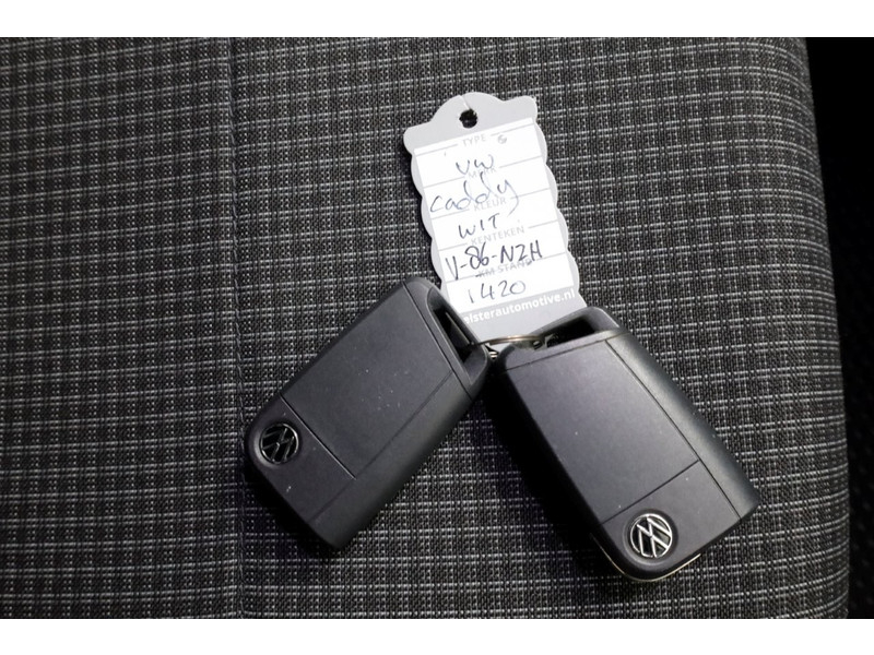 51345579-volkswagen-caddy-6