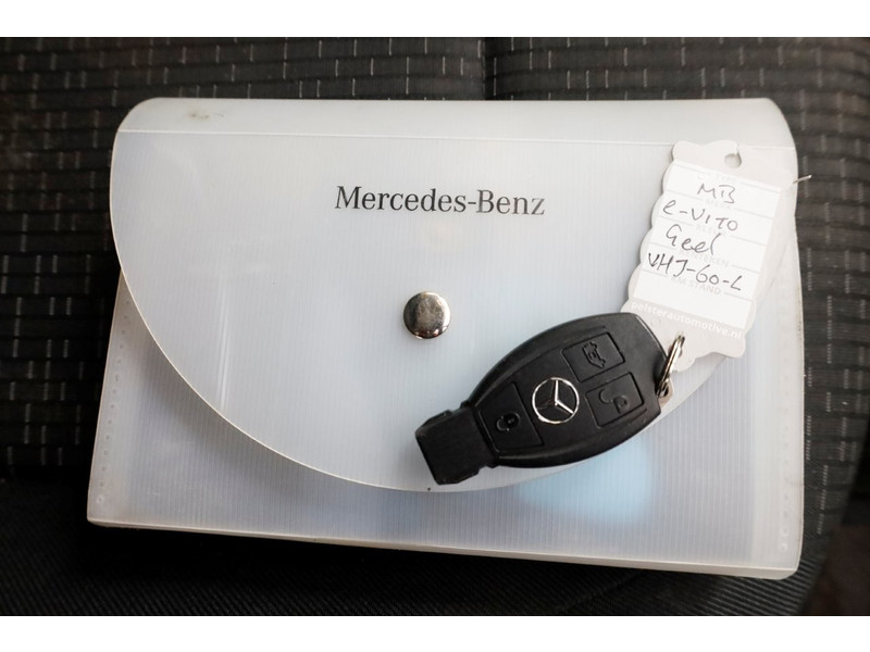 51389375-mercedes-benz-evito-8