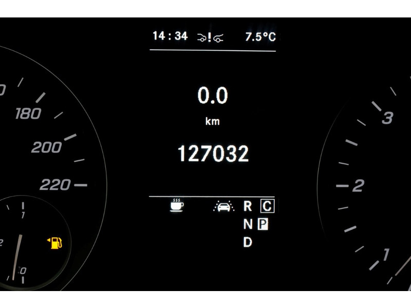 51389819-mercedes-benz-vito-20