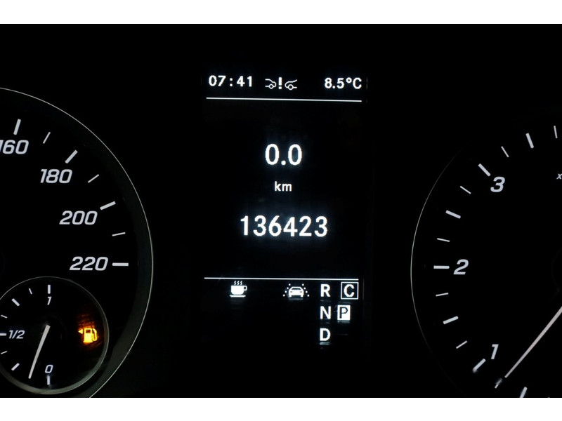 51404911-mercedes-benz-vito-19