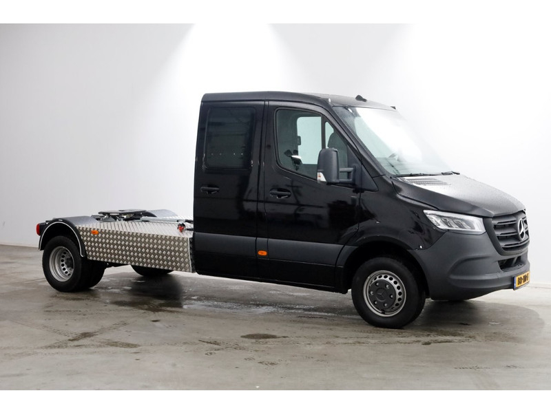 51406487-mercedes-benz--12