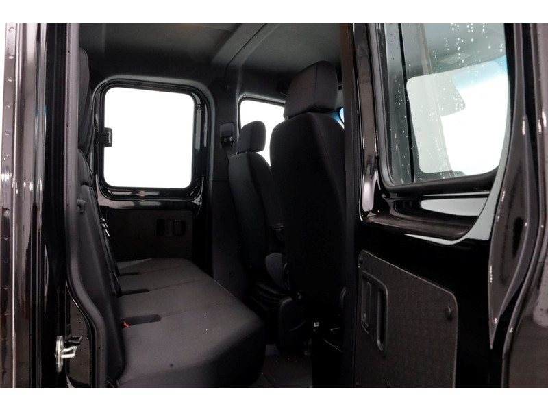 51406487-mercedes-benz--7