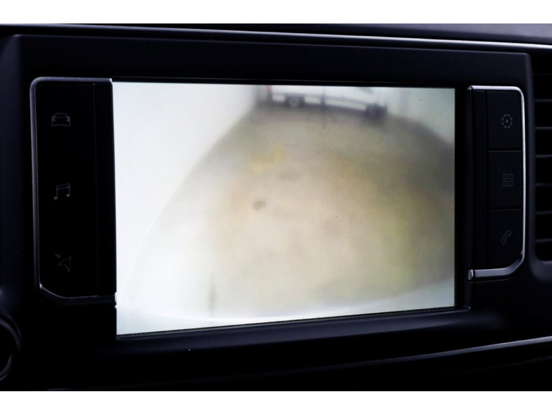 51440429-opel-vivaro-15