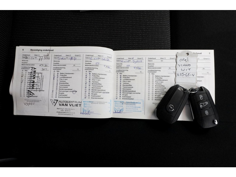 51440429-opel-vivaro-6