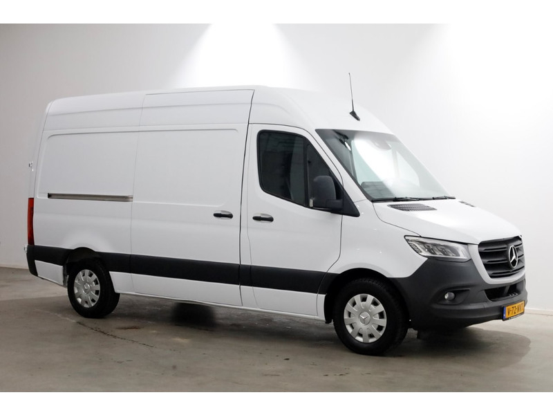 51510411-mercedes-benz-sprinter-10