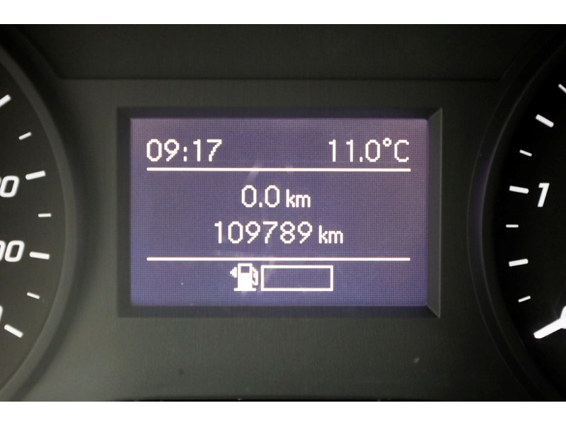 51646715-mercedes-benz-vito-14