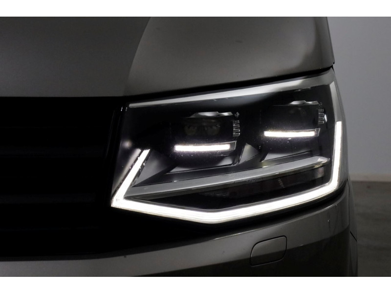 51647809-volkswagen-transporter-15