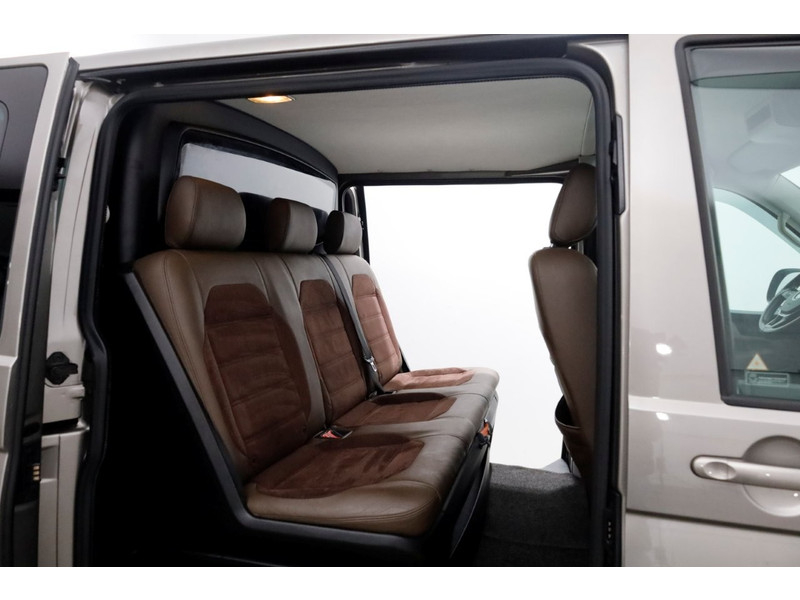 51647809-volkswagen-transporter-7