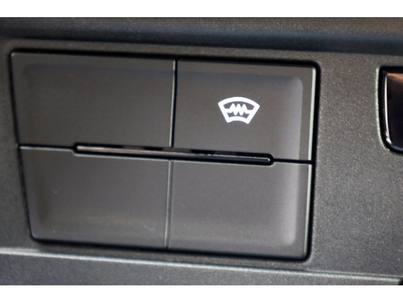 51648350-volkswagen-transporter-24