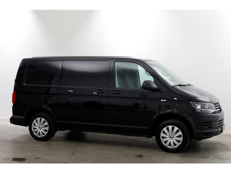 51651533-volkswagen-transporter-11