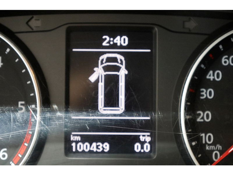 51651533-volkswagen-transporter-19