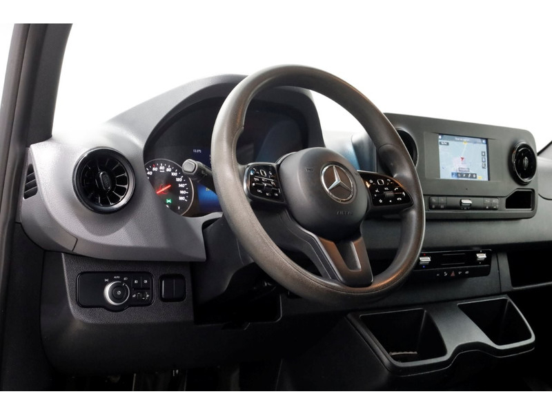 51736611-mercedes-benz-sprinter-16